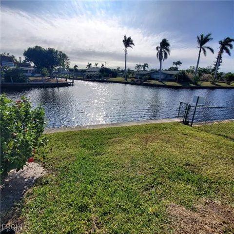 $1,600 | 828 Victoria Drive, Unit B14, Cape Coral, FL 33904