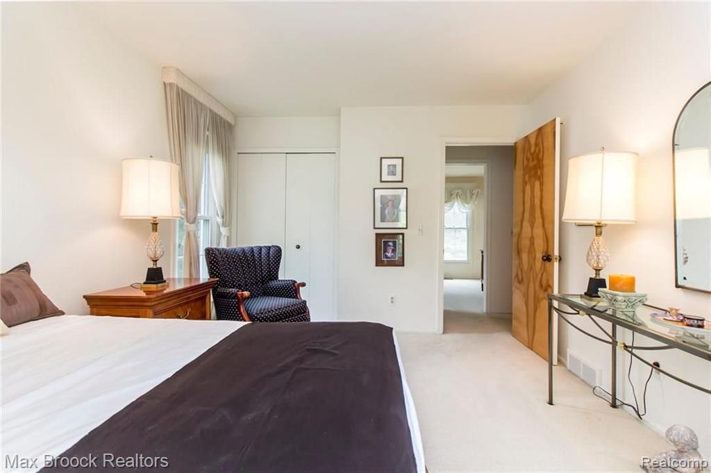 35772 Congress Road Farmington Hills, MI 48335 - Photo 19 of 25