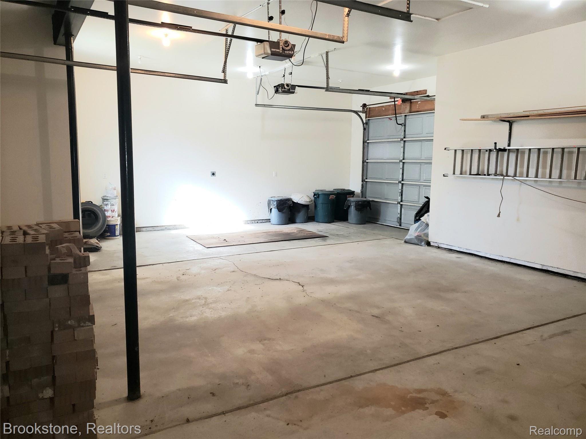 65558 Wolcott Road Ray, MI 48096 - Photo 42 of 49 garage 1.jpg