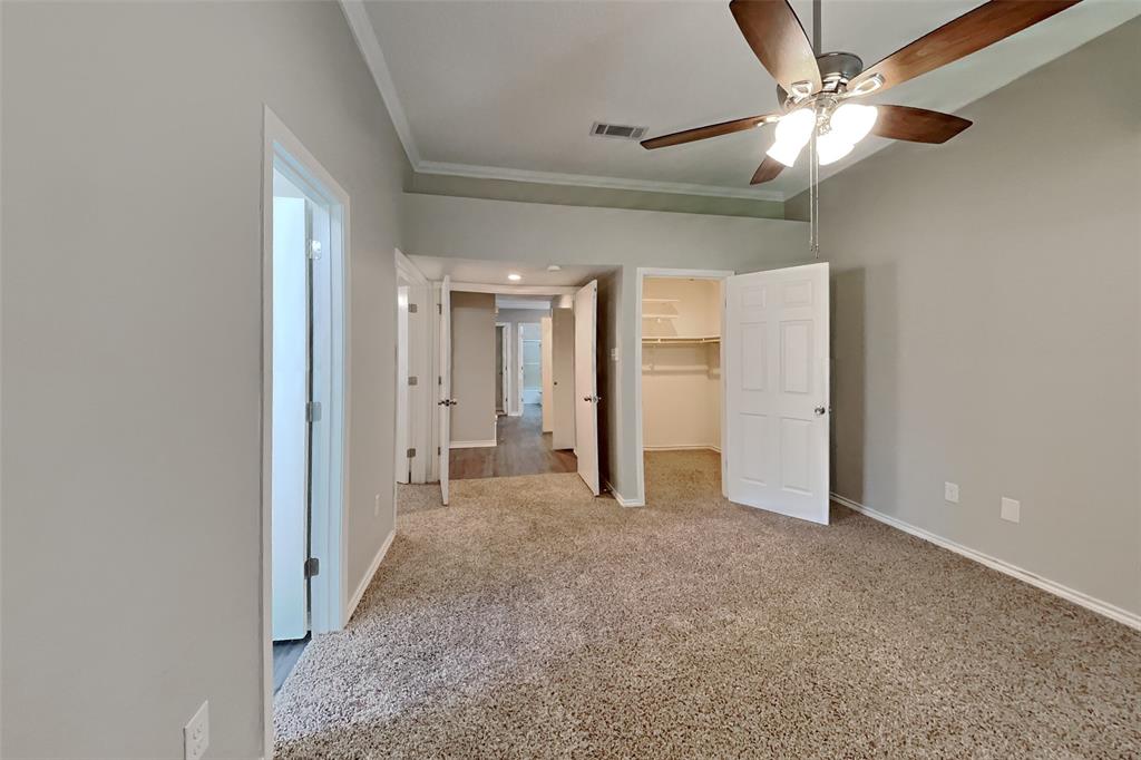 2211 Reverchon Drive Arlington, TX 76017 - Photo 7 of 19