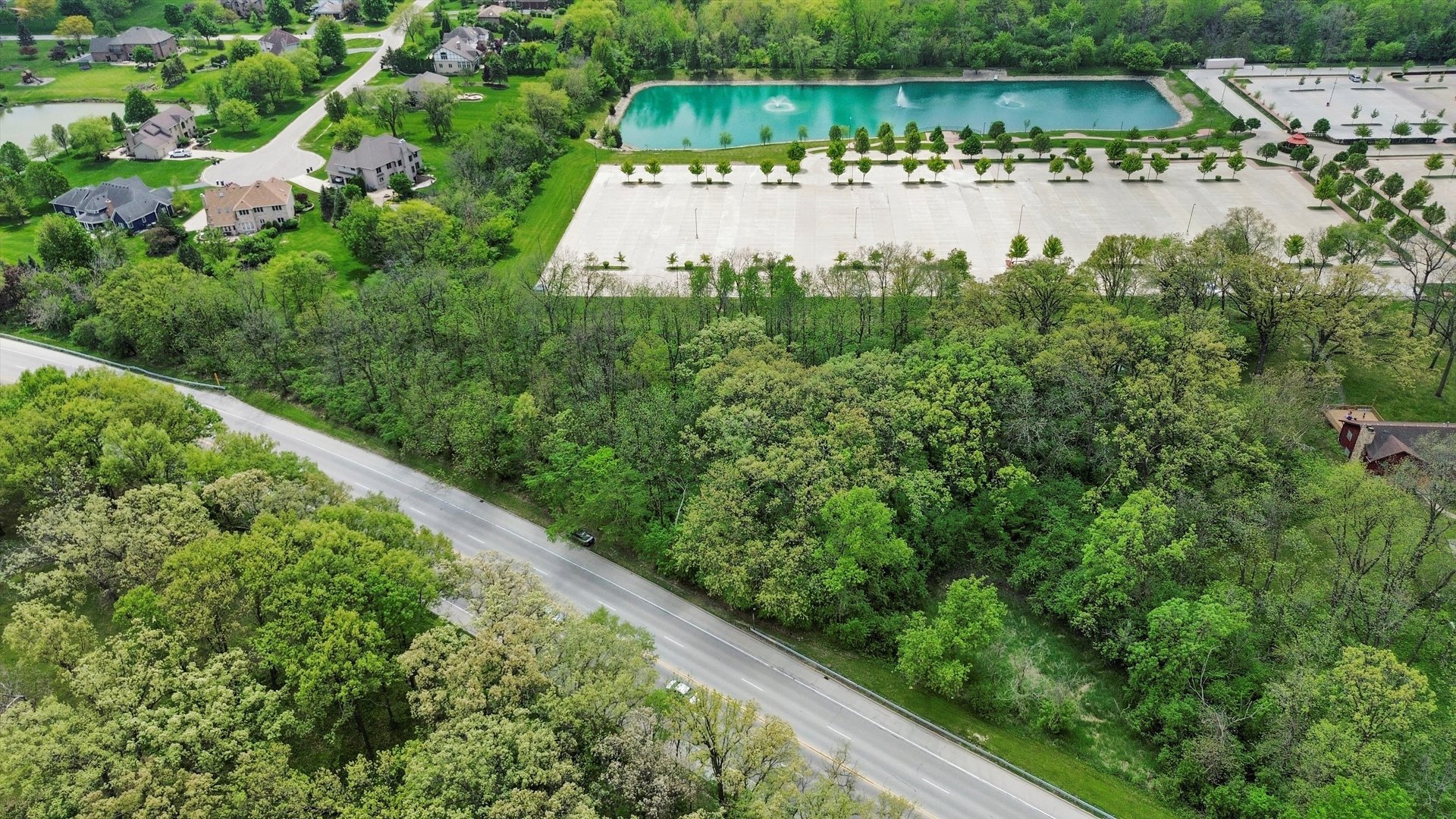 29W725 Army Trail Road West Chicago, IL 60185 - Photo 4 of 11 a view of a garden with a fountain
