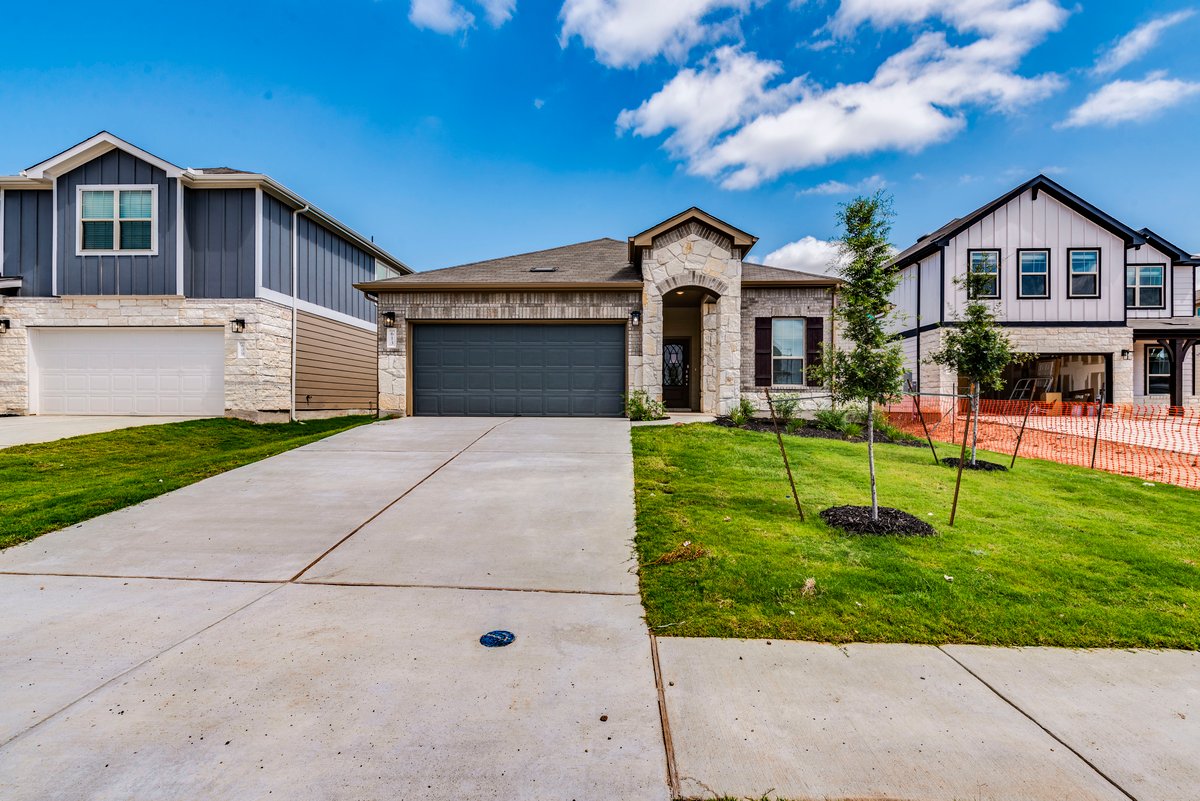9108 Spire View Austin, TX 78744 - Photo 2 of 30