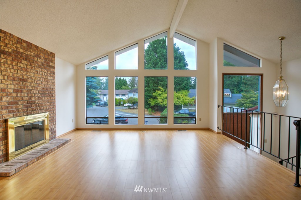 16207 Southeast 176th Place Renton, WA 98058 - Photo 4 of 16 Gallery Image 4