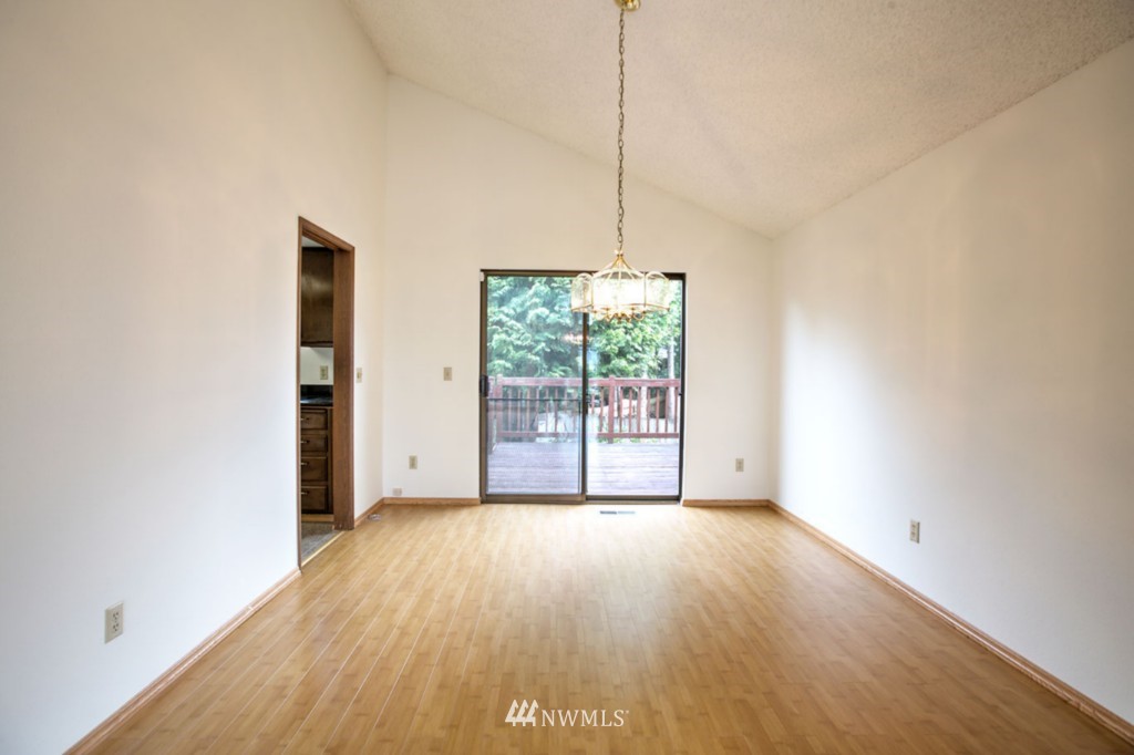 16207 Southeast 176th Place Renton, WA 98058 - Photo 6 of 16 Gallery Image 6