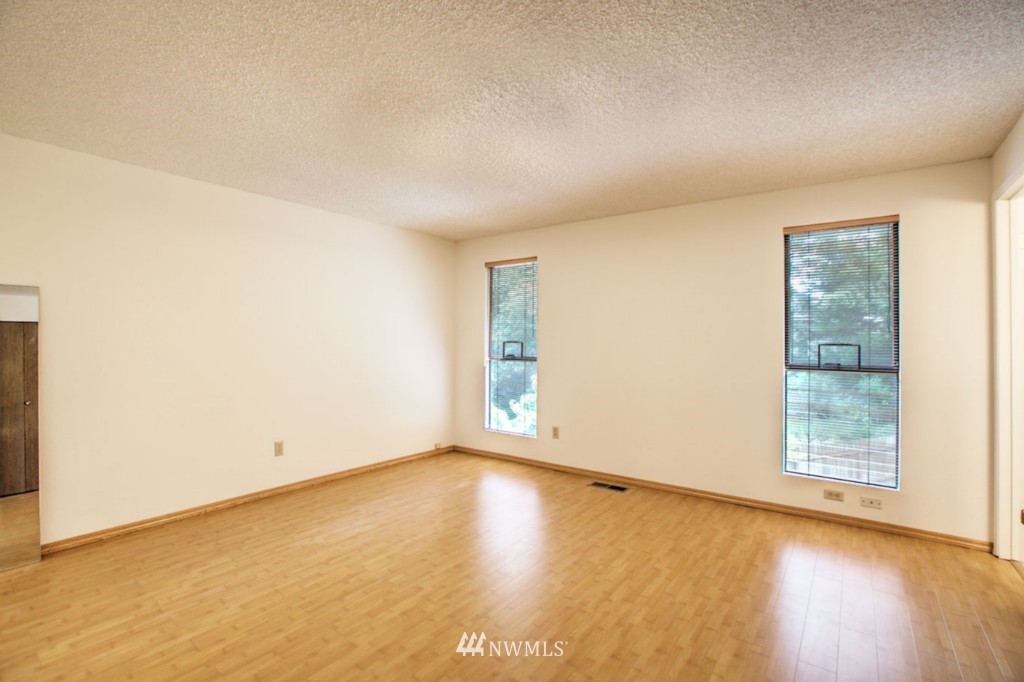 16207 Southeast 176th Place Renton, WA 98058 - Photo 9 of 16 Gallery Image 9