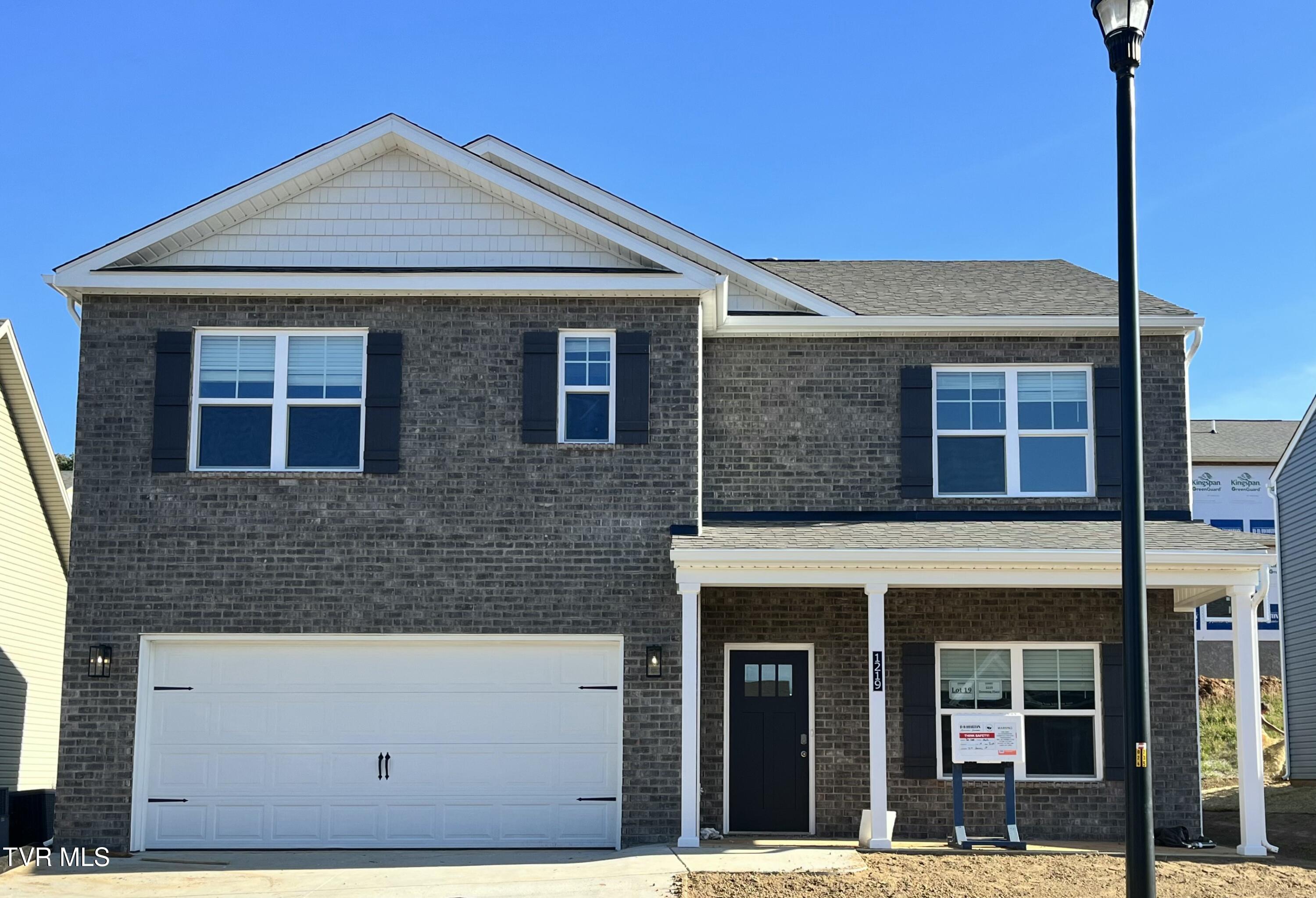 1219 Downing Place Kingsport, TN 37663 - Photo 2 of 38 IMG_20251027_140039