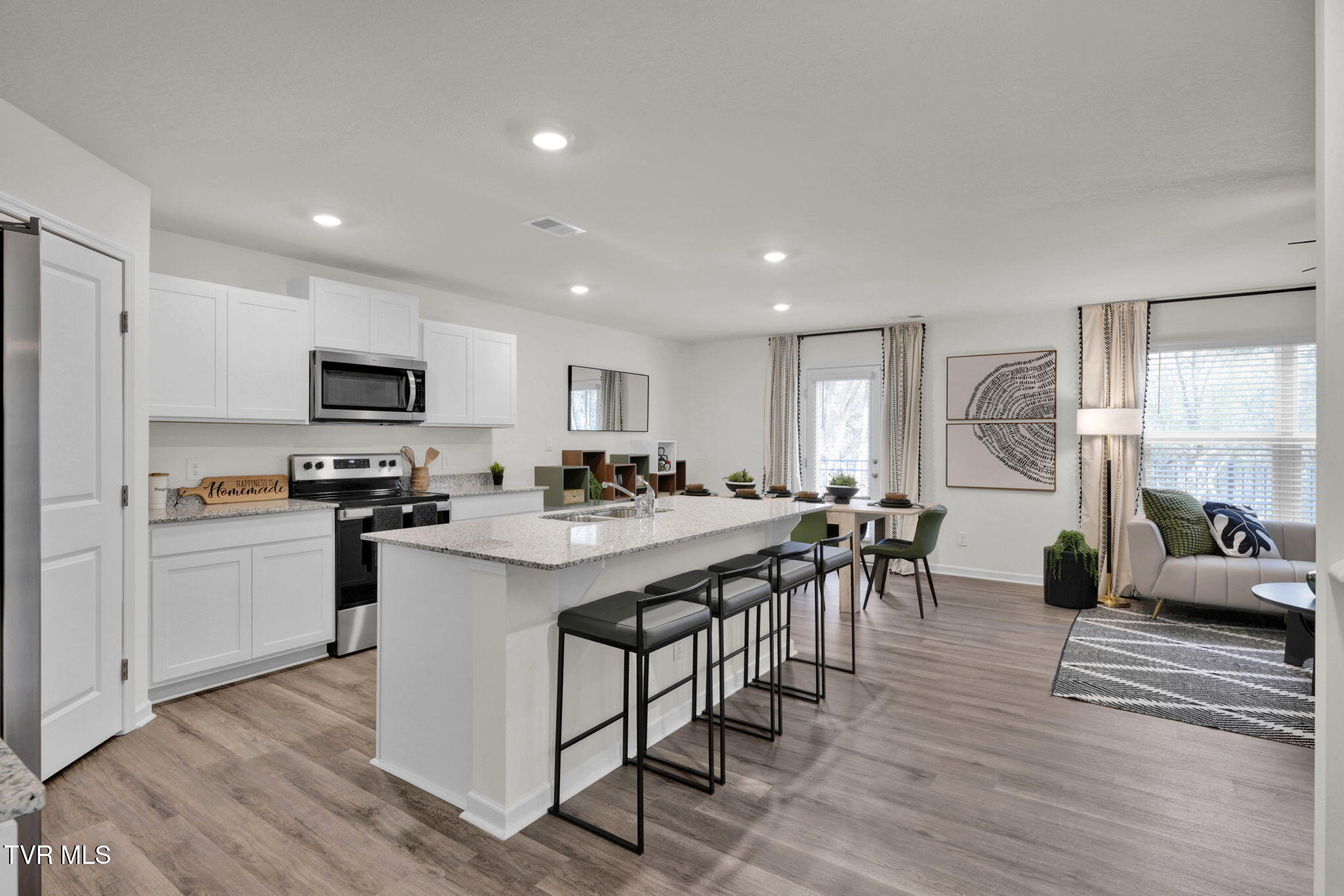 1219 Downing Place Kingsport, TN 37663 - Photo 4 of 38 6-web-or-mls-_DSC6260