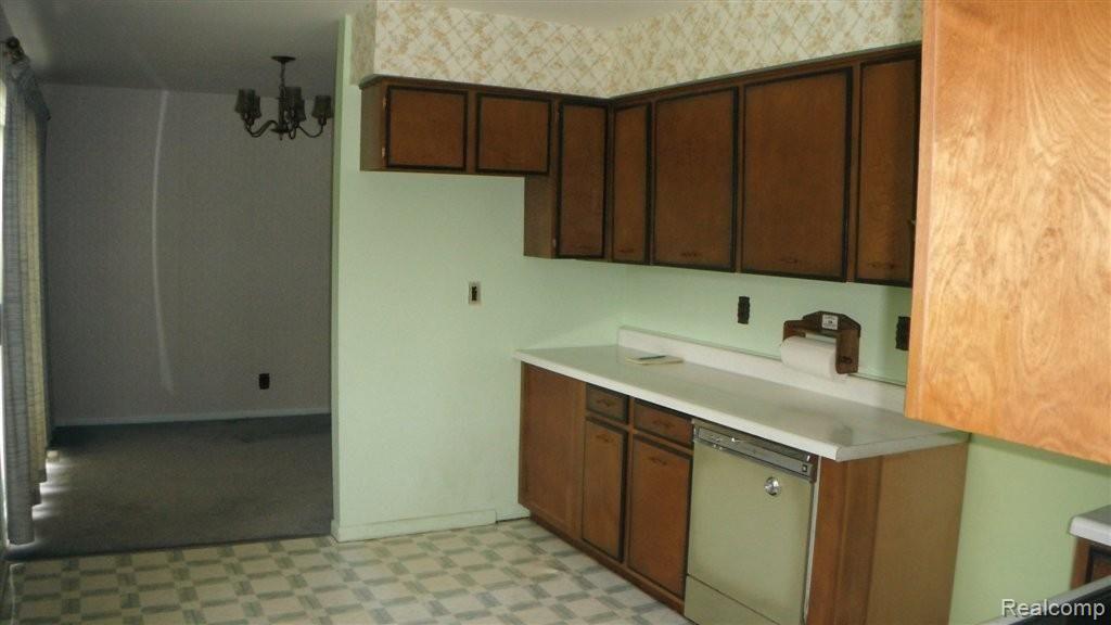 46800 Bemis Road Belleville, MI 48111 - Photo 11 of 15 46800 Bemis 004.JPG