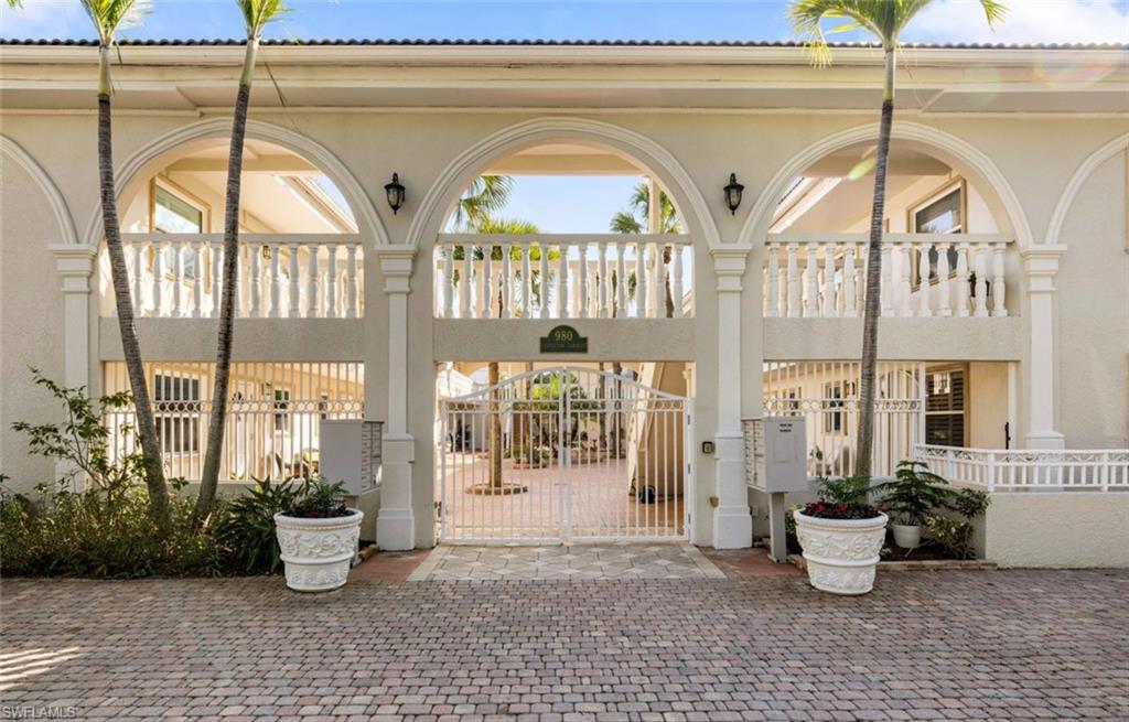 980 7th Avenue South, Unit 204 Naples, FL 34102 - Photo 16 of 18 a view of entryway with a interior
