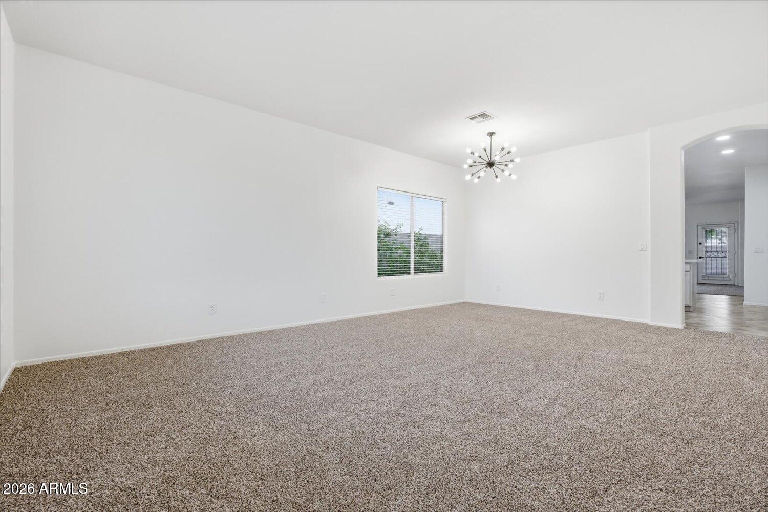 04-02_LivingRoom_1