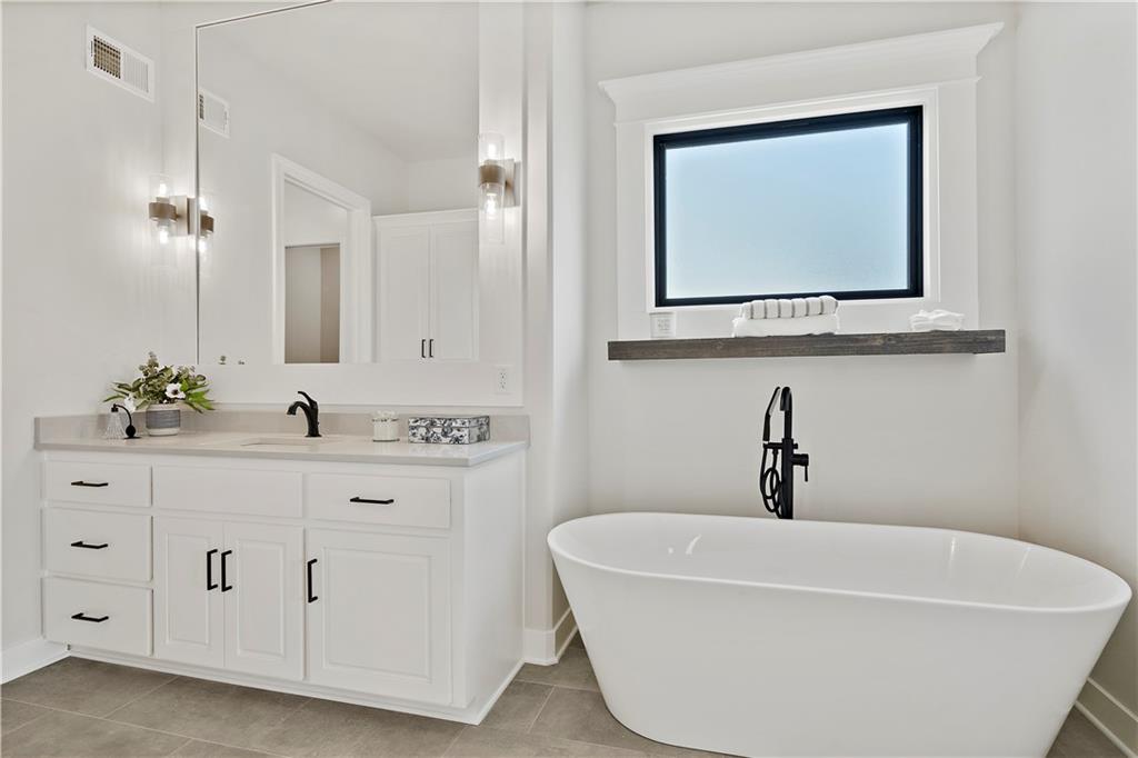 2123 Northwest Killarney Lane Lee's Summit, MO 64081 - Photo 16 of 27