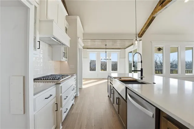 $895,000 | 2123 Northwest Killarney Lane, Lee's Summit, MO 64081