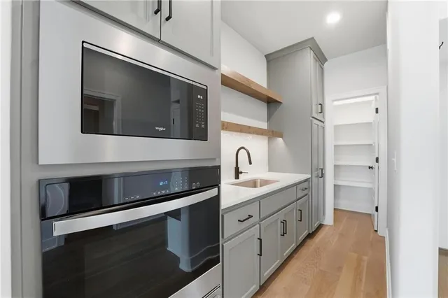 $895,000 | 2123 Northwest Killarney Lane, Lee's Summit, MO 64081