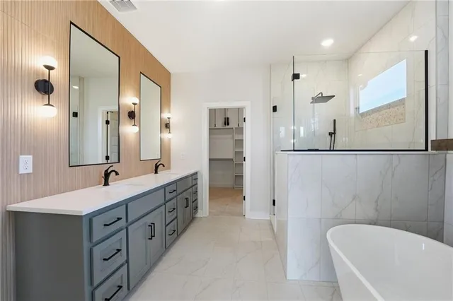 $895,000 | 2123 Northwest Killarney Lane, Lee's Summit, MO 64081