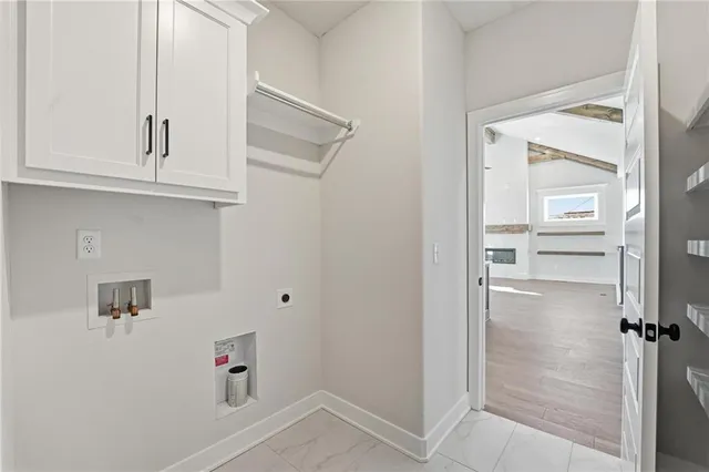 $895,000 | 2123 Northwest Killarney Lane, Lee's Summit, MO 64081