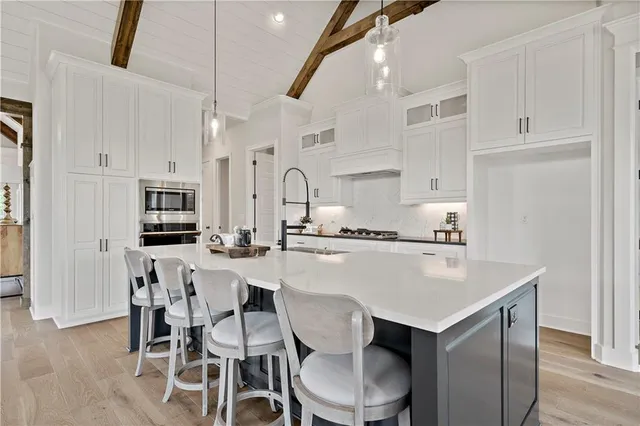 $895,000 | 2123 Northwest Killarney Lane, Lee's Summit, MO 64081