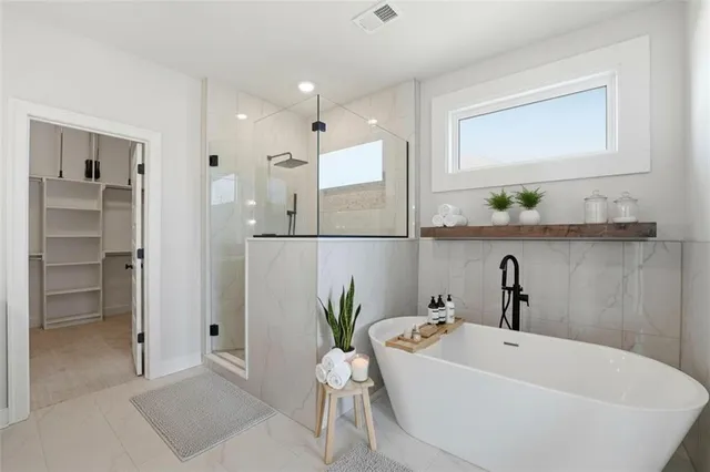 $895,000 | 2123 Northwest Killarney Lane, Lee's Summit, MO 64081