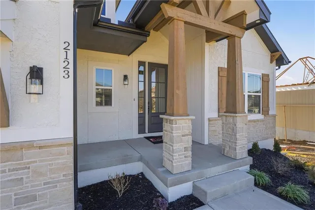 $895,000 | 2123 Northwest Killarney Lane, Lee's Summit, MO 64081