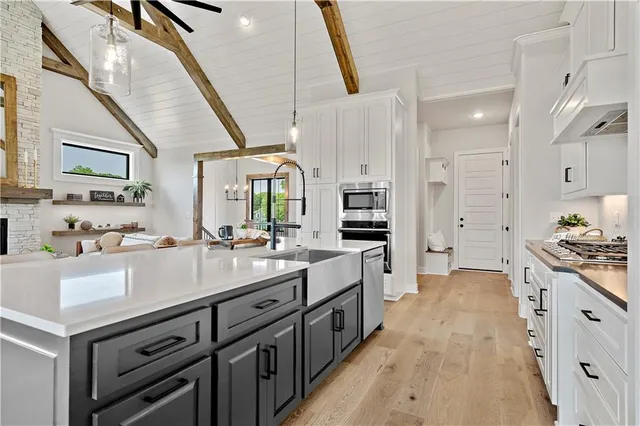 $895,000 | 2123 Northwest Killarney Lane, Lee's Summit, MO 64081