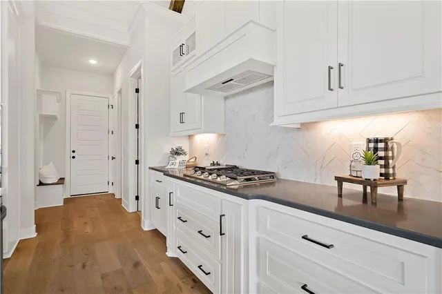 $895,000 | 2123 Northwest Killarney Lane, Lee's Summit, MO 64081