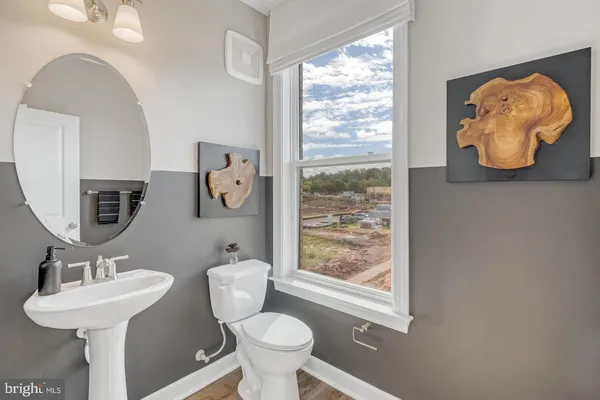$749,900 | 14350 Yesler Avenue, Unit 4, Chantilly, VA 20151