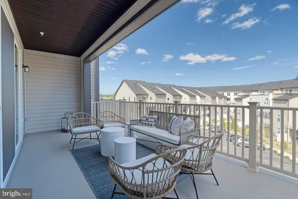 $749,900 | 14350 Yesler Avenue, Unit 4, Chantilly, VA 20151