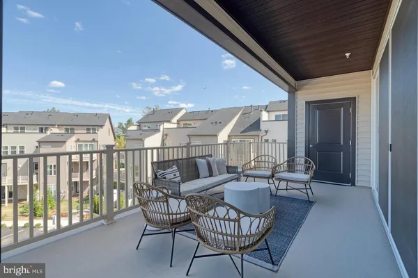 $749,900 | 14350 Yesler Avenue, Unit 4, Chantilly, VA 20151