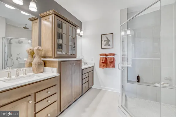 $749,900 | 14350 Yesler Avenue, Unit 4, Chantilly, VA 20151
