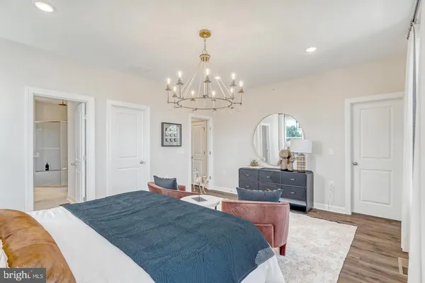 $749,900 | 14350 Yesler Avenue, Unit 4, Chantilly, VA 20151