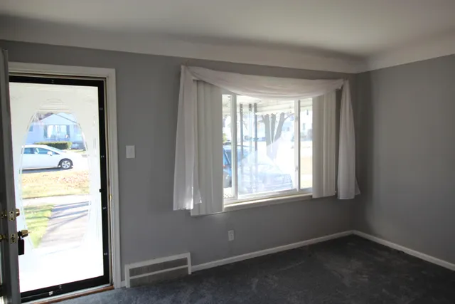 $1,650 | 14383 Mercedes, Redford, MI 48239