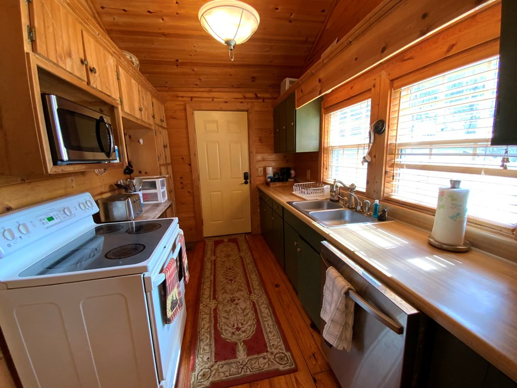 21027 Wayah Road Topton, NC 28781 - Photo 10 of 52