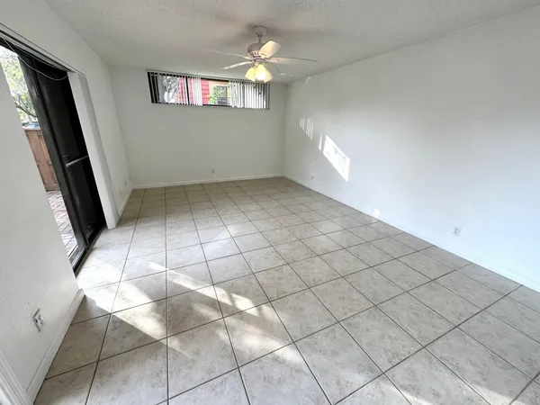 a view of a livingroom with window