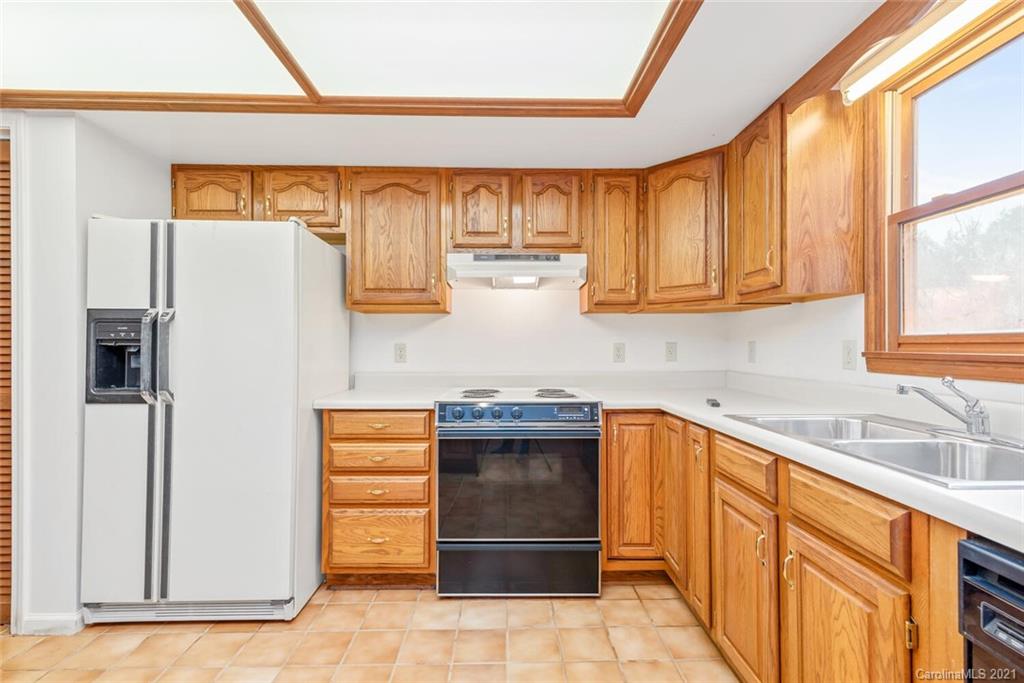 371 Sprinkle Creek Road Mars Hill, NC 28754 - Photo 11 of 32 Gallery Image 11