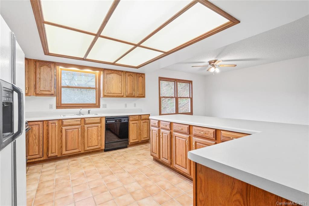 371 Sprinkle Creek Road Mars Hill, NC 28754 - Photo 12 of 32 Gallery Image 12