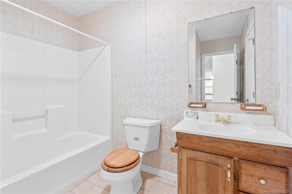 371 Sprinkle Creek Road Mars Hill, NC 28754 - Photo 16 of 32 Gallery Image 16
