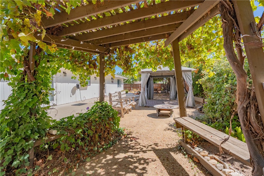 411 Palomino Lane Paso Robles, CA 93446 - Photo 35 of 46 Gallery Image 35