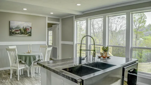 $324,900 | 850 Meadow View Road, Bristol, TN 37620