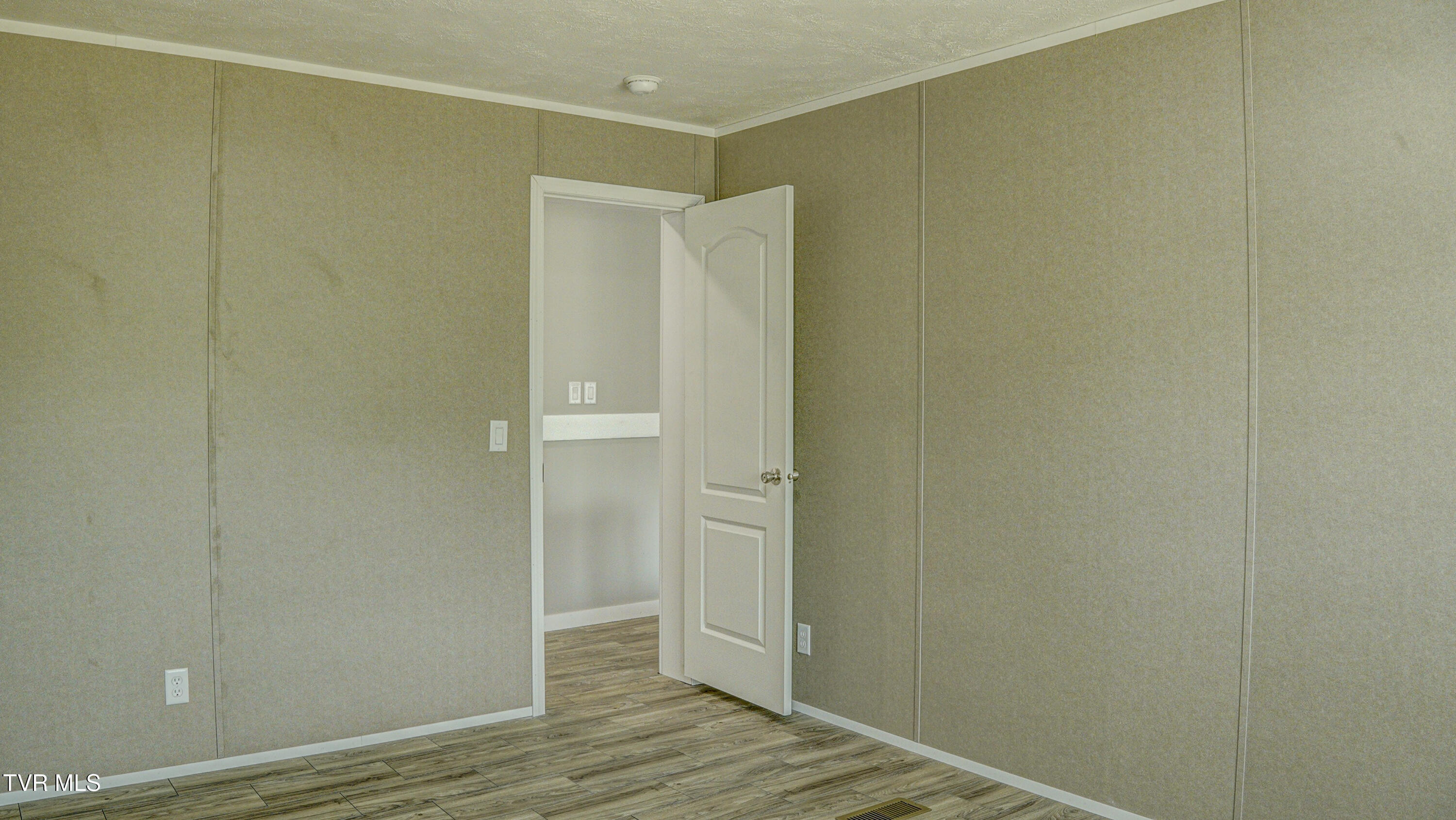 850 Meadow View Road Bristol, TN 37620 - Photo 36 of 54 _DSC3679_80_81_82_83