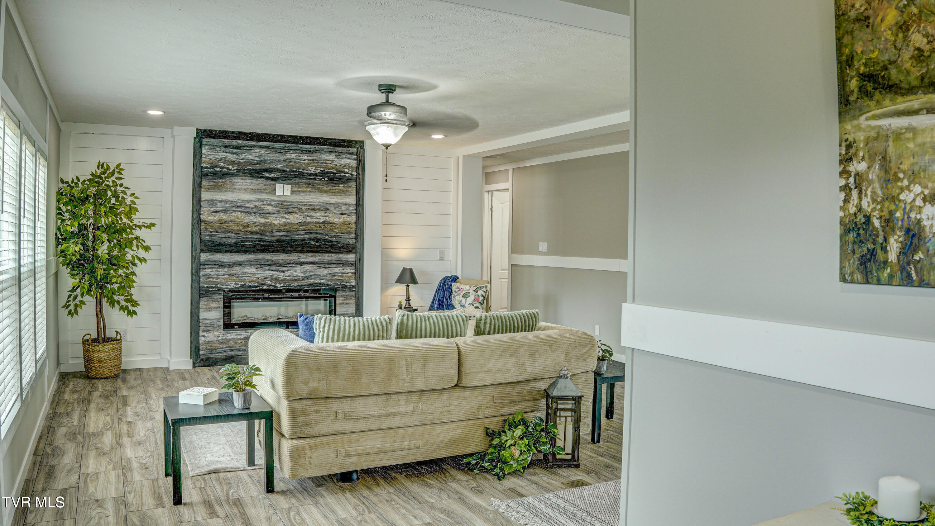 850 Meadow View Road Bristol, TN 37620 - Photo 4 of 54 _DSC3519_20_21_22_23