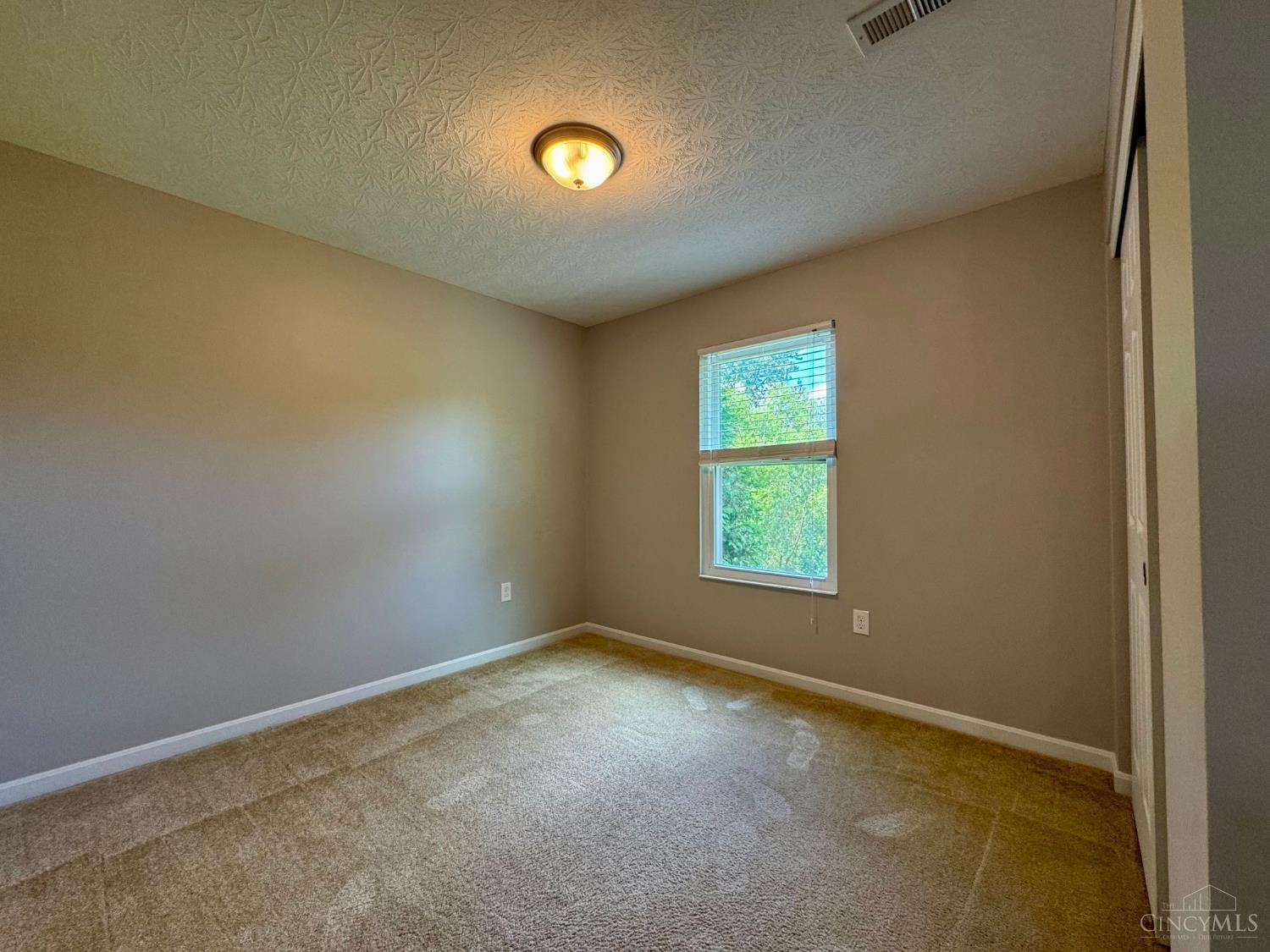 7448 Locust View Lane Cincinnati, OH 45239 - Photo 27 of 44