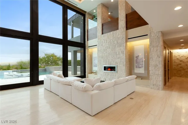 $42,000 | 98 Sun Glow Lane, Las Vegas, NV 89135