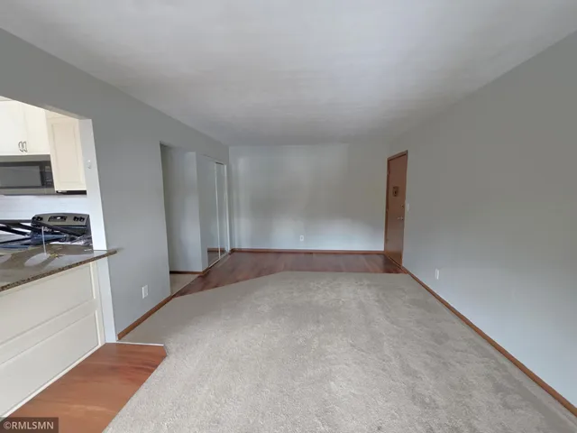 $1,295 | 1532 Randolph Avenue, St. Paul, MN 55105