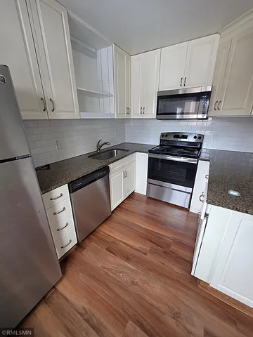 $1,295 | 1532 Randolph Avenue, St. Paul, MN 55105