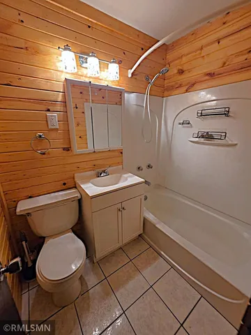 $1,295 | 1532 Randolph Avenue, St. Paul, MN 55105