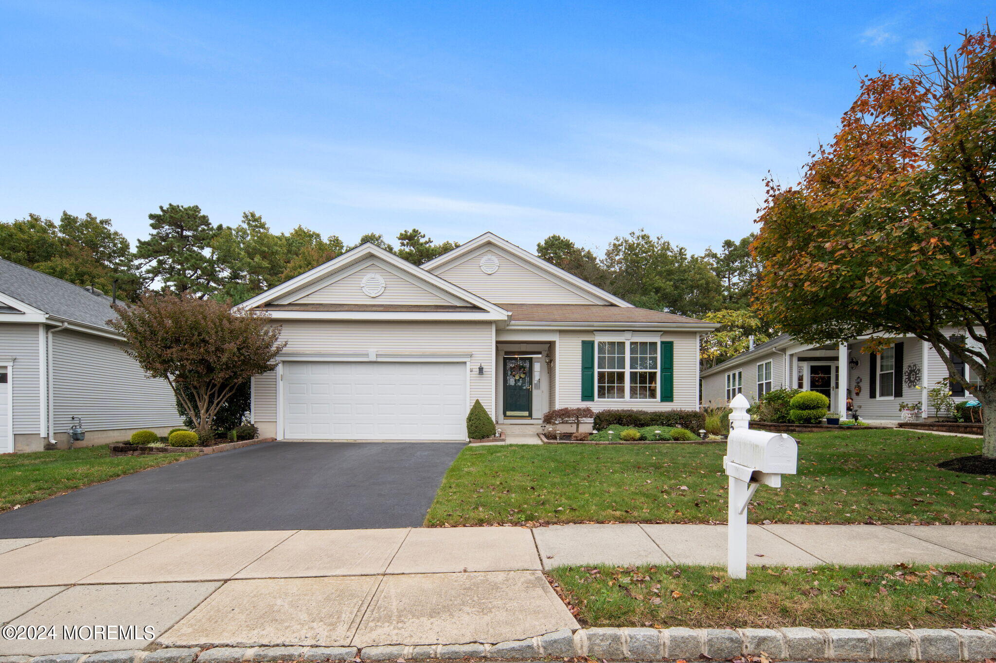 55 Hidden Lake Circle Barnegat, NJ 08005 - Photo 4 of 54 004-original-photo