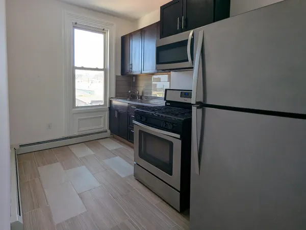 $2,300 | 112 Hague Street, Unit 2, Jersey City, NJ 07307