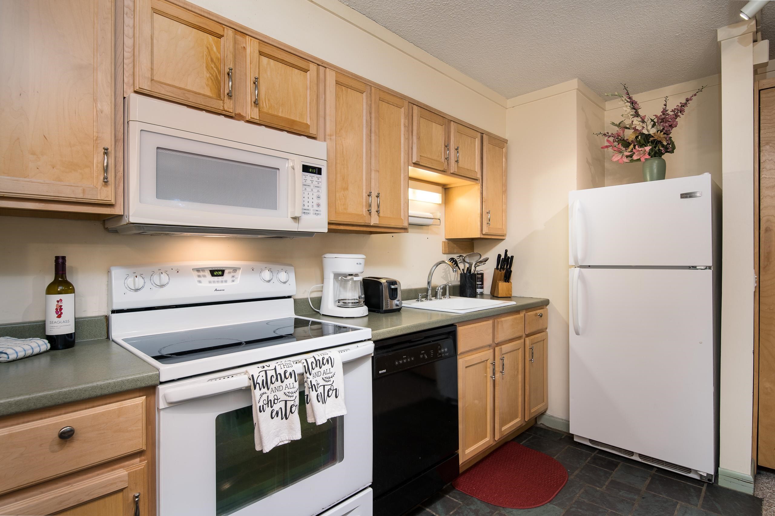 697 East Mountain Road, Unit B3 Killington, VT 05751 - Photo 7 of 21 Gallery Image 7