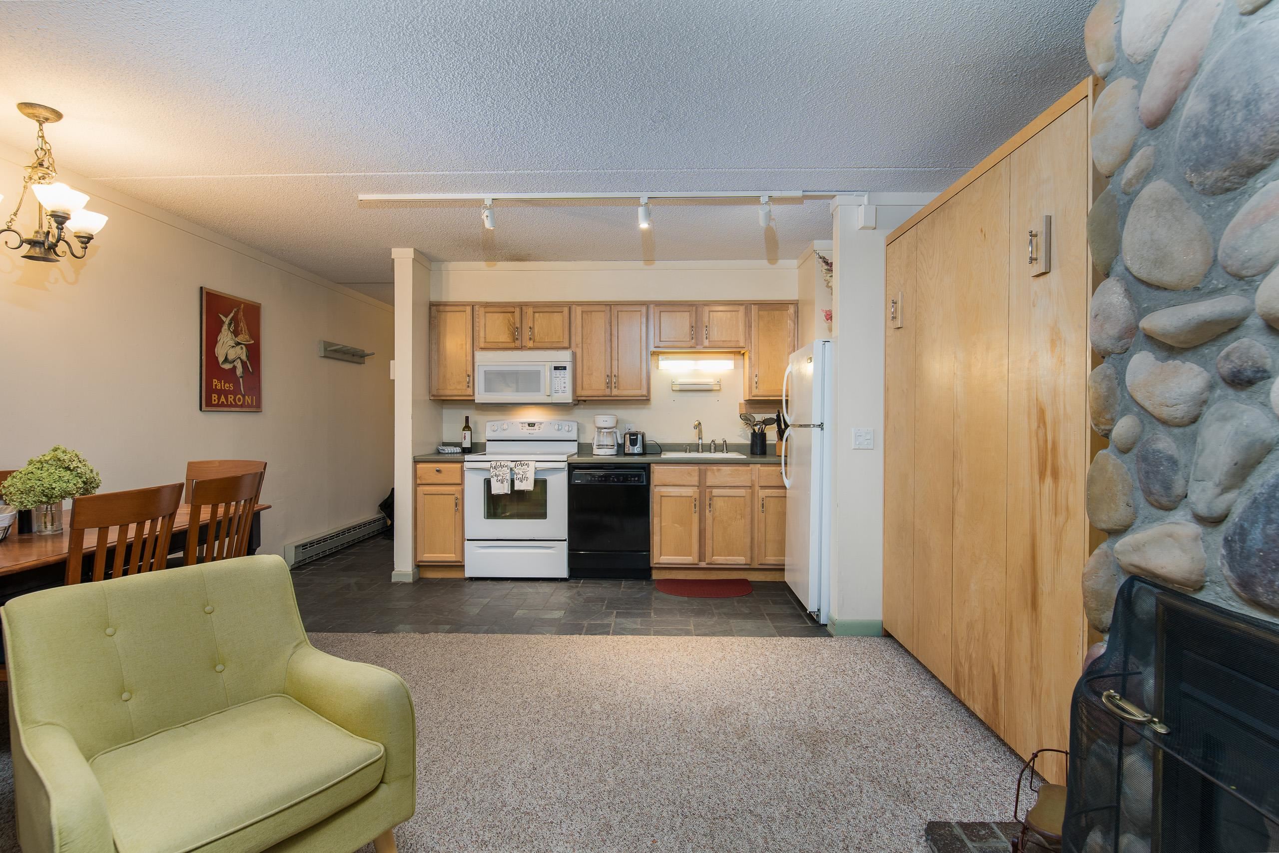 697 East Mountain Road, Unit B3 Killington, VT 05751 - Photo 9 of 21 Gallery Image 9