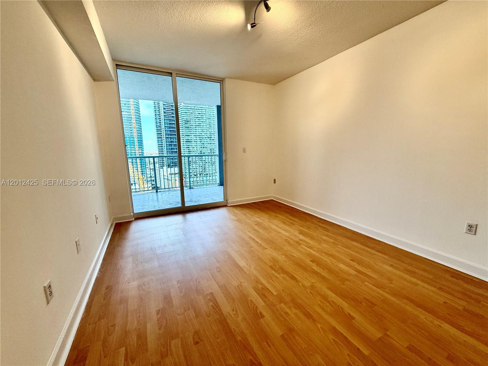 170 Southeast 14th Street, Unit 2906 Miami, FL 33131 - Photo 18 of 33