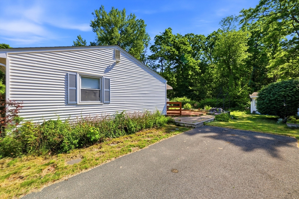29 Hudson Street Springfield, MA 01118 - Photo 3 of 32